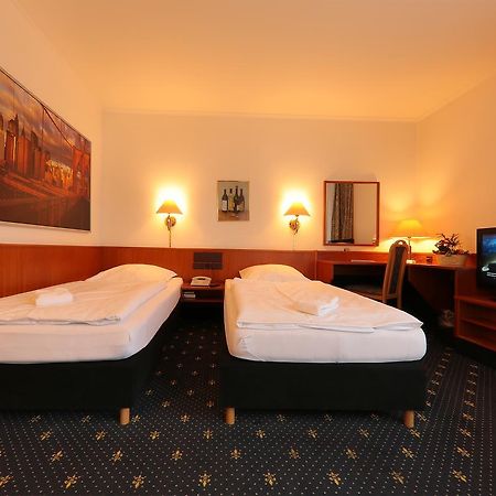 Karaman Group Hotel 바트넨도르프 외부 사진