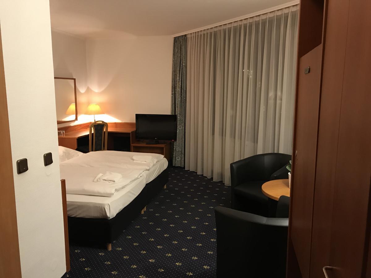 Karaman Group Hotel 바트넨도르프 외부 사진