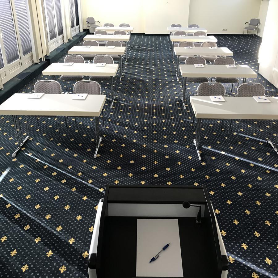 Karaman Group Hotel 바트넨도르프 외부 사진