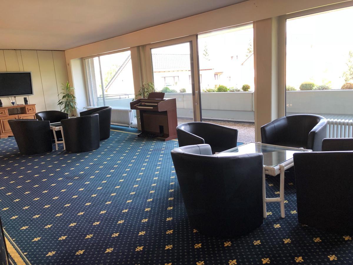 Karaman Group Hotel 바트넨도르프 외부 사진
