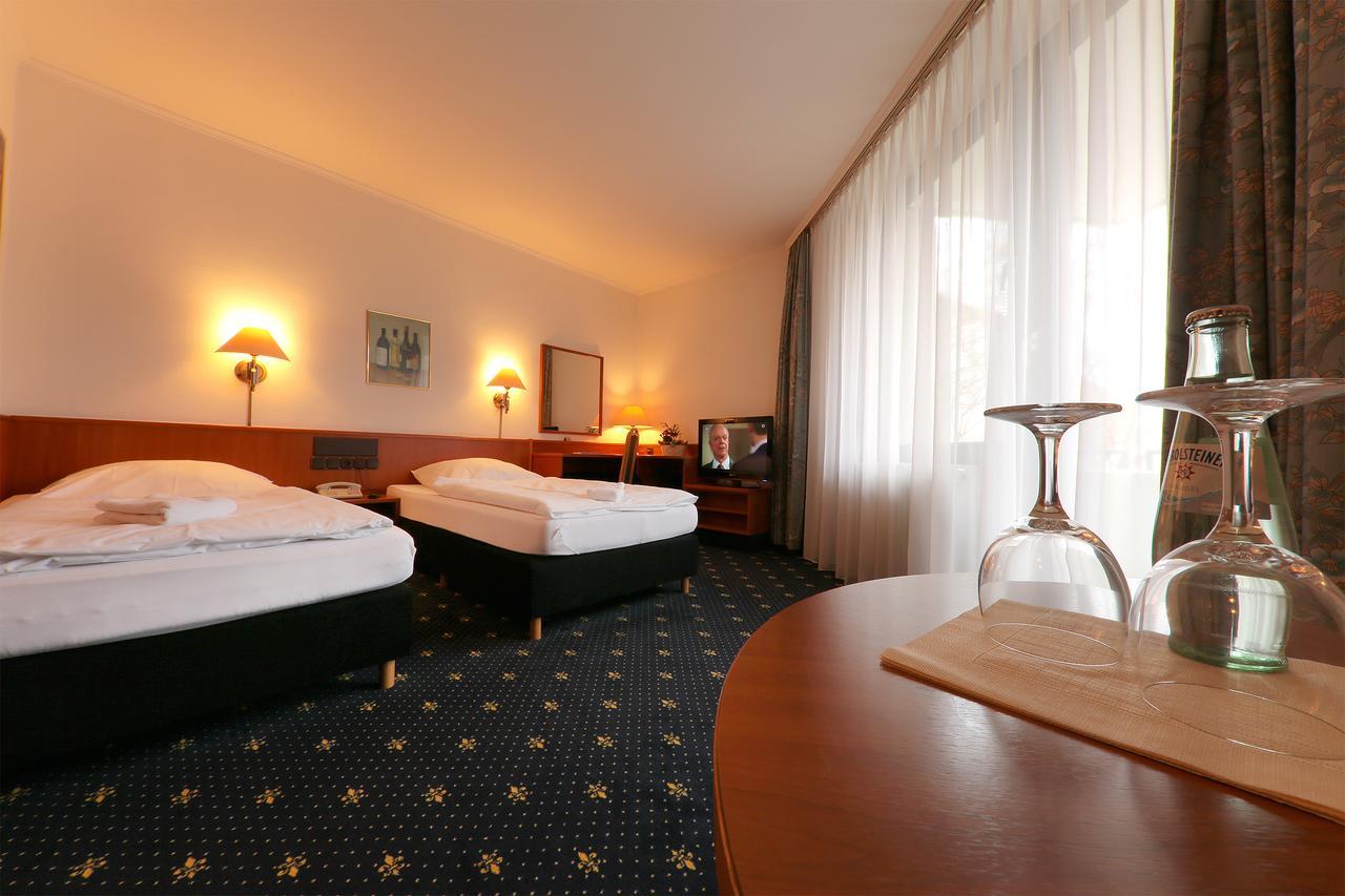 Karaman Group Hotel 바트넨도르프 외부 사진