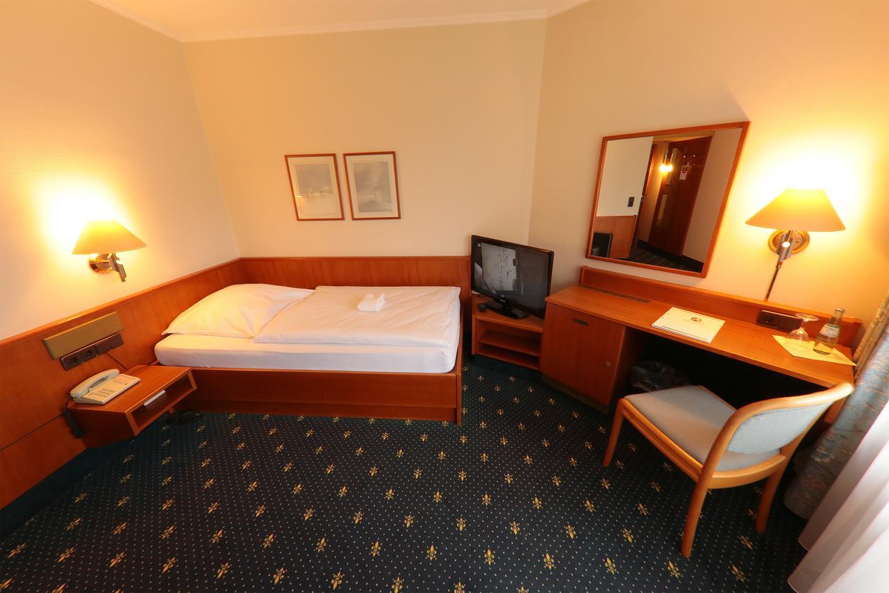 Karaman Group Hotel 바트넨도르프 외부 사진