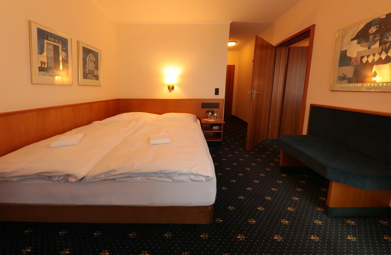 Karaman Group Hotel 바트넨도르프 외부 사진