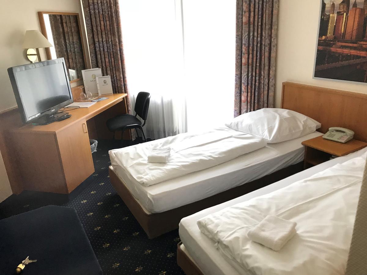 Karaman Group Hotel 바트넨도르프 외부 사진
